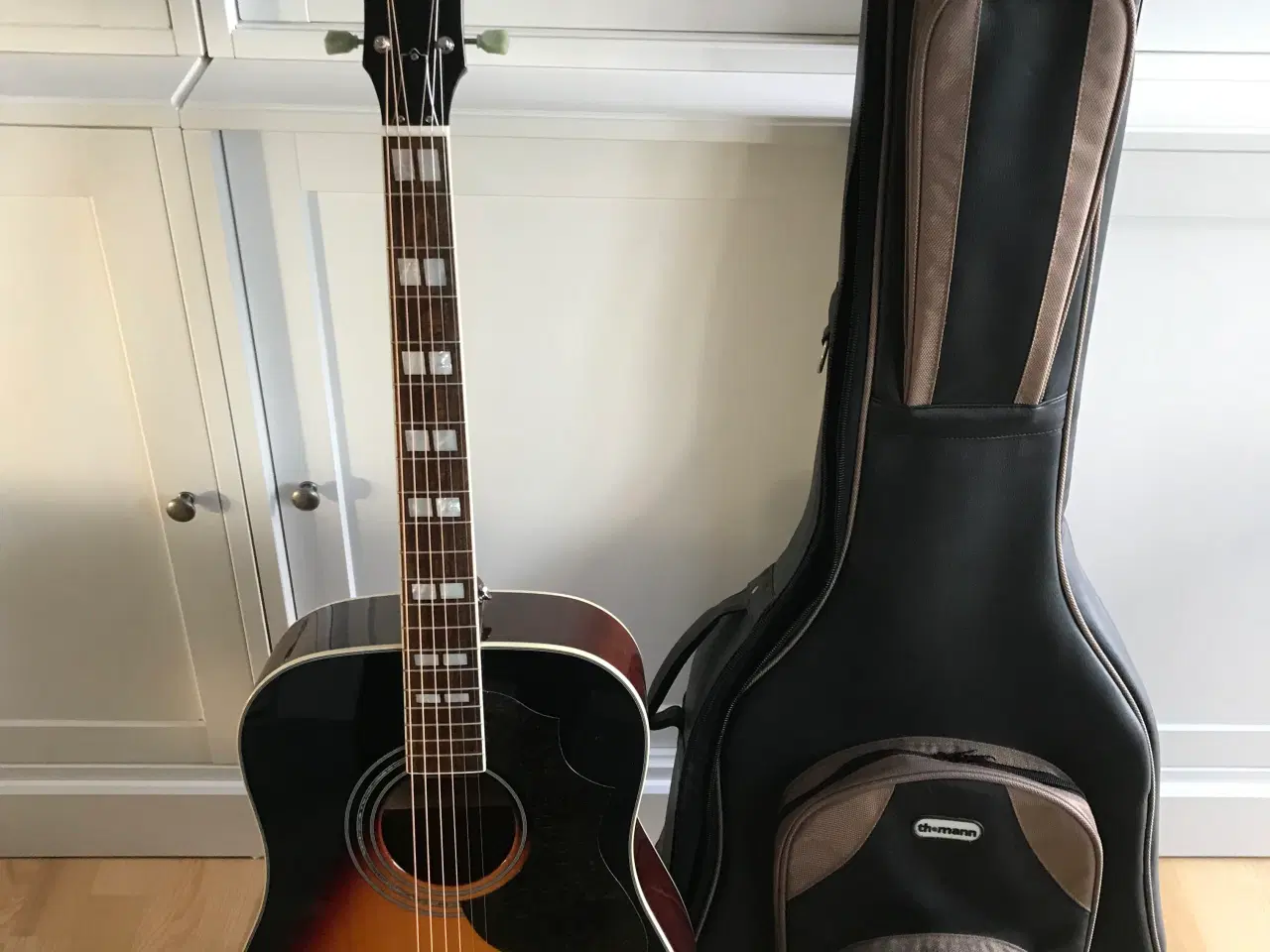 Billede 1 - Akustisk Harley Benton guitar