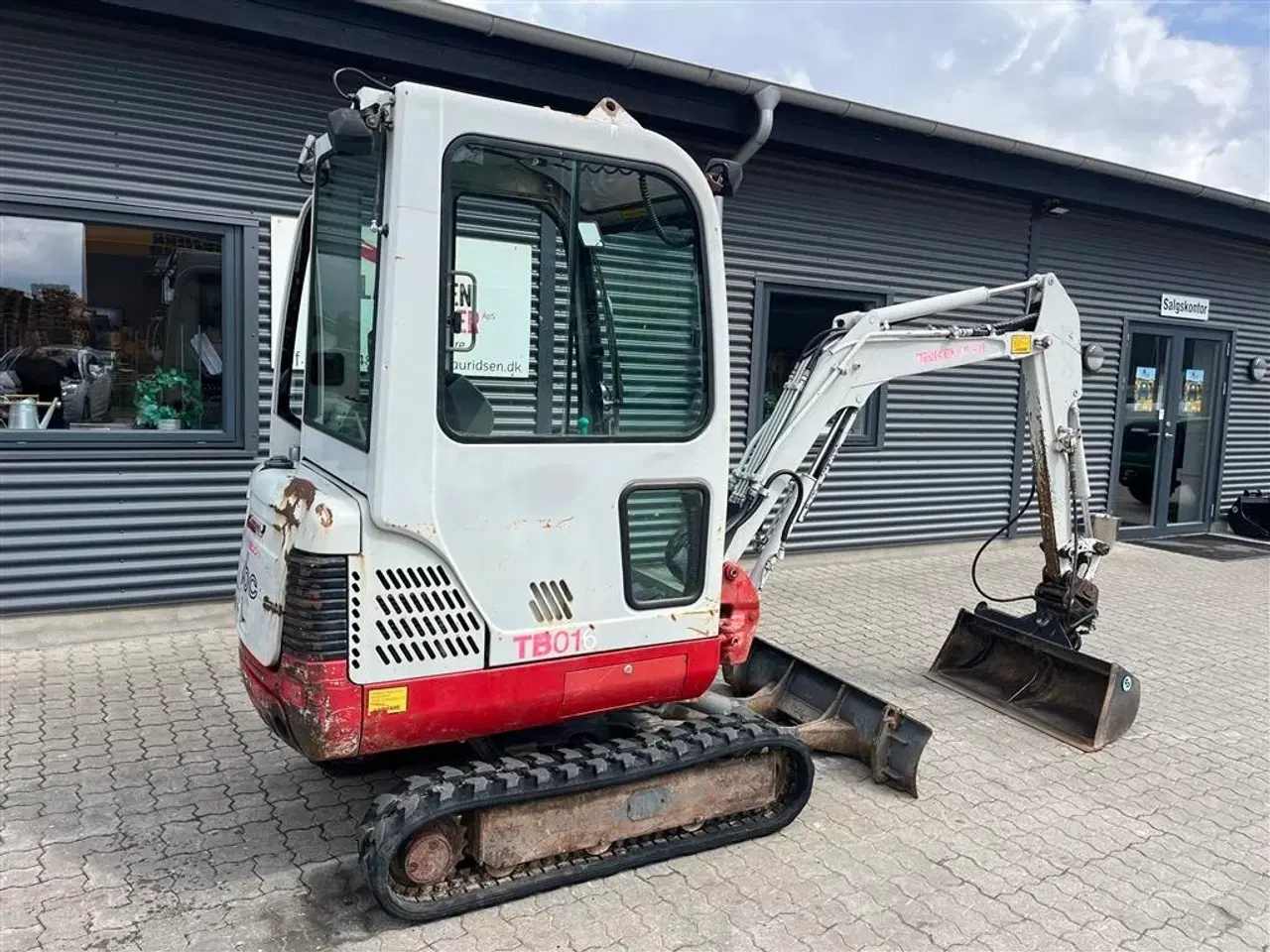 Billede 16 - Takeuchi TB 016 Halv automatisk fæste med kipbar planerskovl