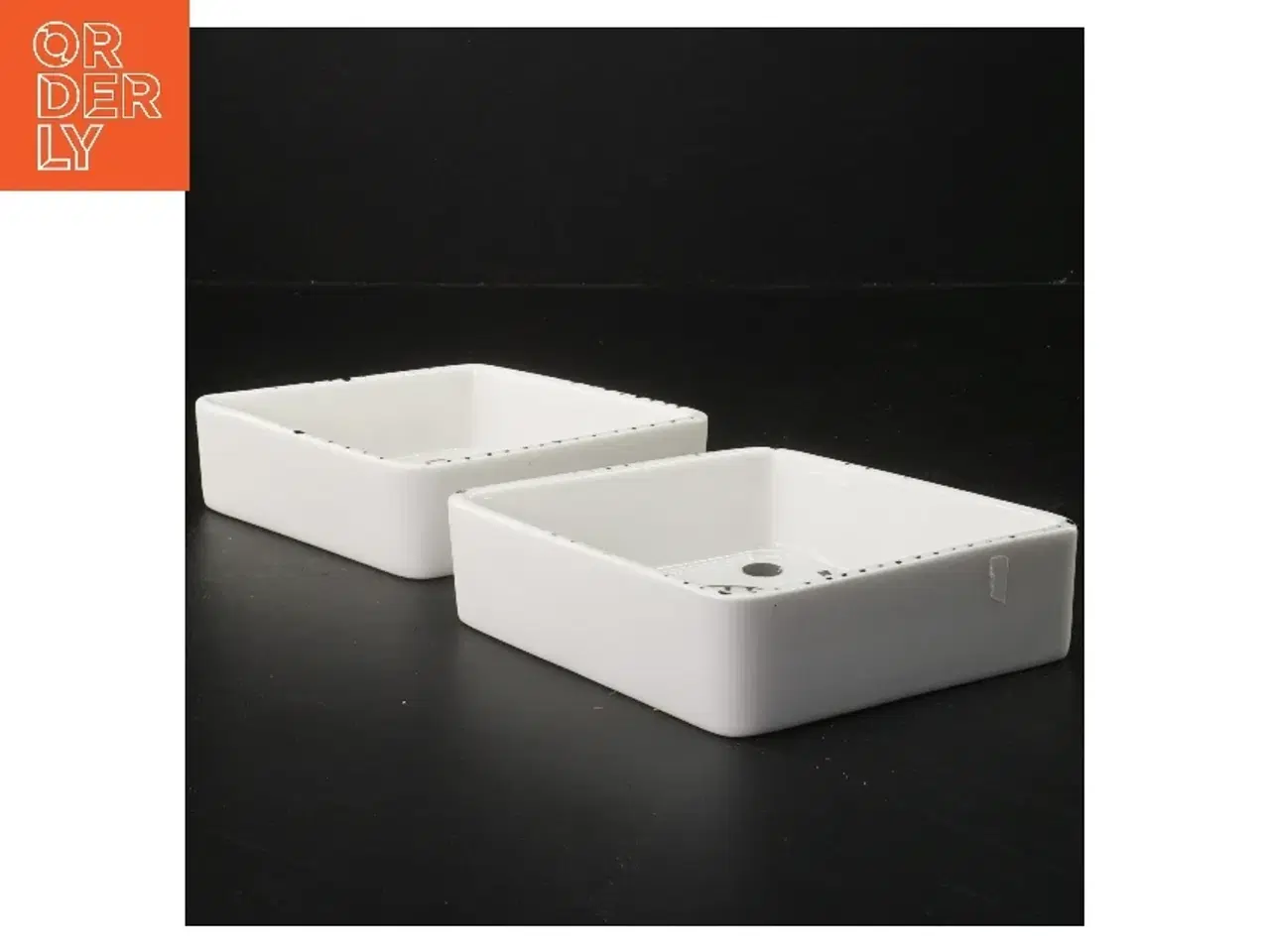 Billede 2 - Rektangulære porcelænsfade med slikmotiv (str. 17x13,5 cm)