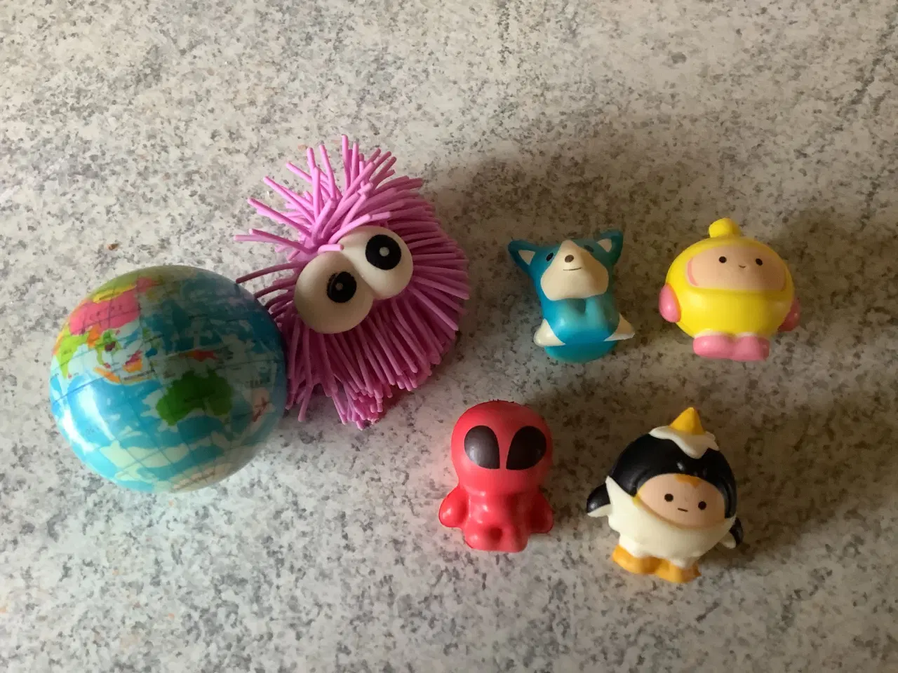 Billede 1 - Helt nye 6 små squishy figurer så bløde og lækre