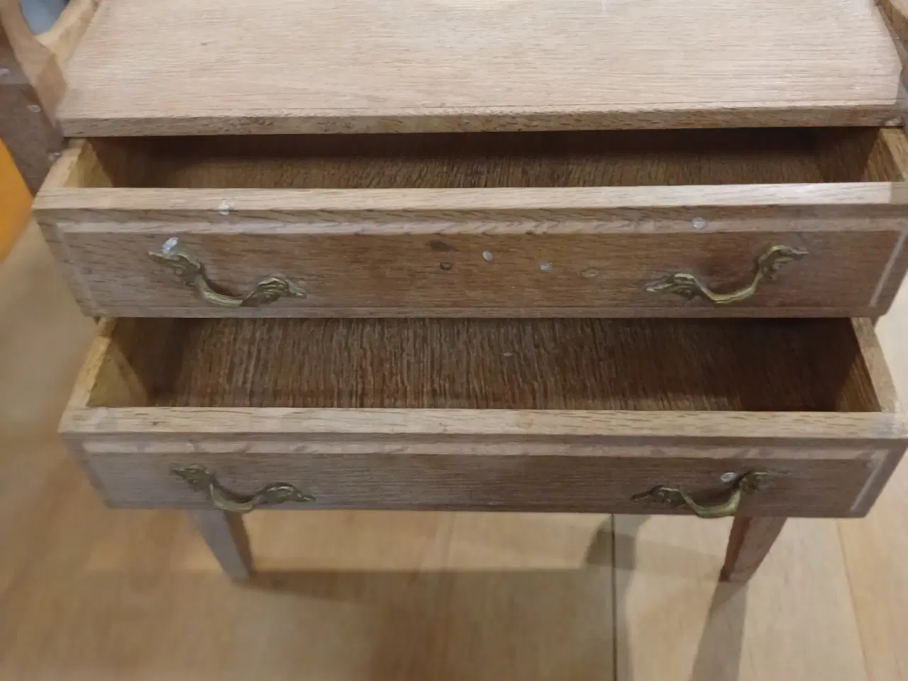 Billede 8 - Afsyret egetræsmøbler