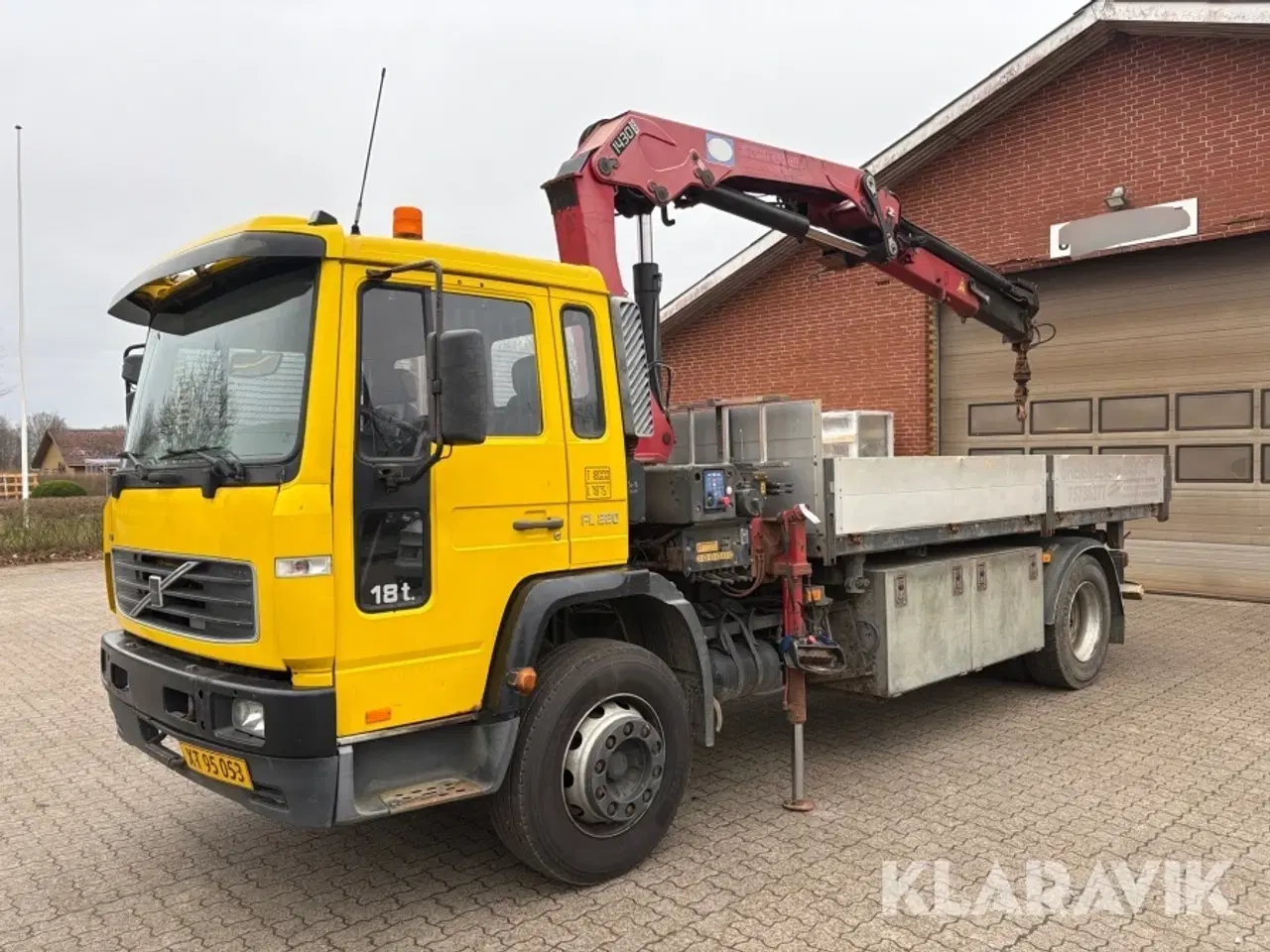 Billede 1 - Lastbil Volvo Fl 18 E 4x2 Luft med HMF 1430 kran