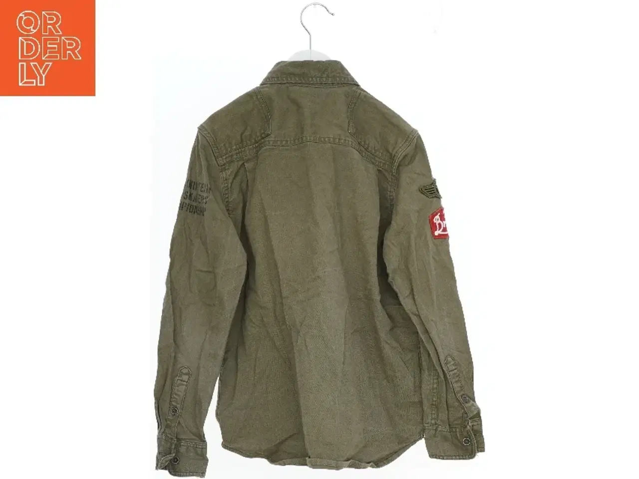 Billede 2 - Skjorte med patches fra H&M (str. 146)