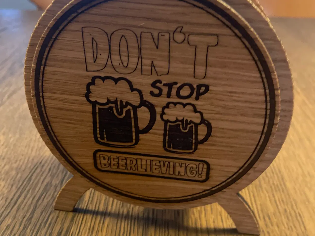 Billede 1 - Flot håndlavet øl holder i egetræ med 6 coasters.