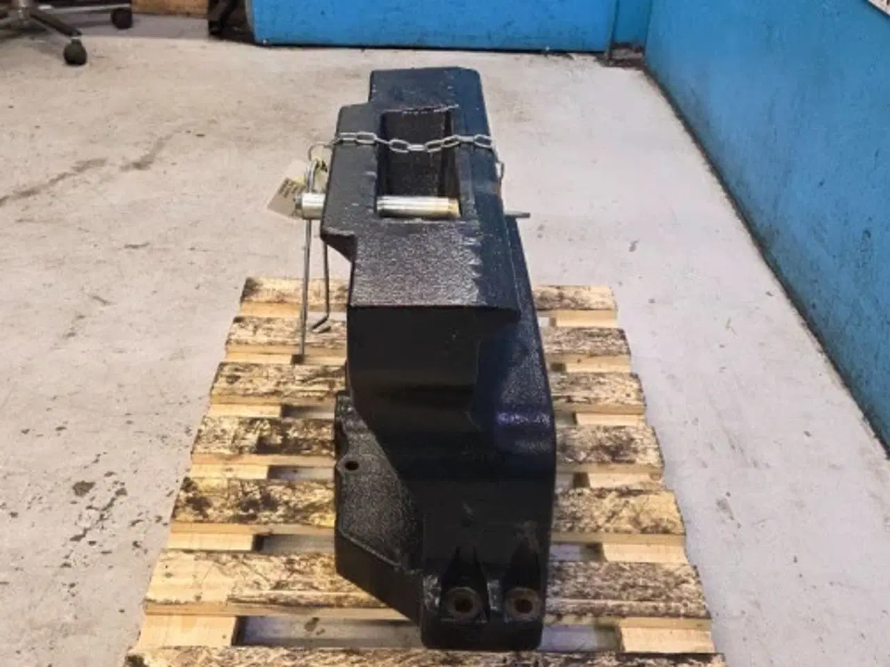 Billede 11 - Case Farmall 115C Frontvægt Holder 84313805