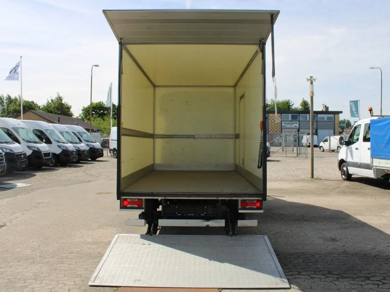 Billede 11 - Iveco Daily 2,3 35S14 Alukasse m/lift AG8