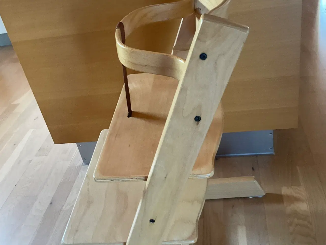 Billede 2 - Stokke Trip trap højstol med bøjle
