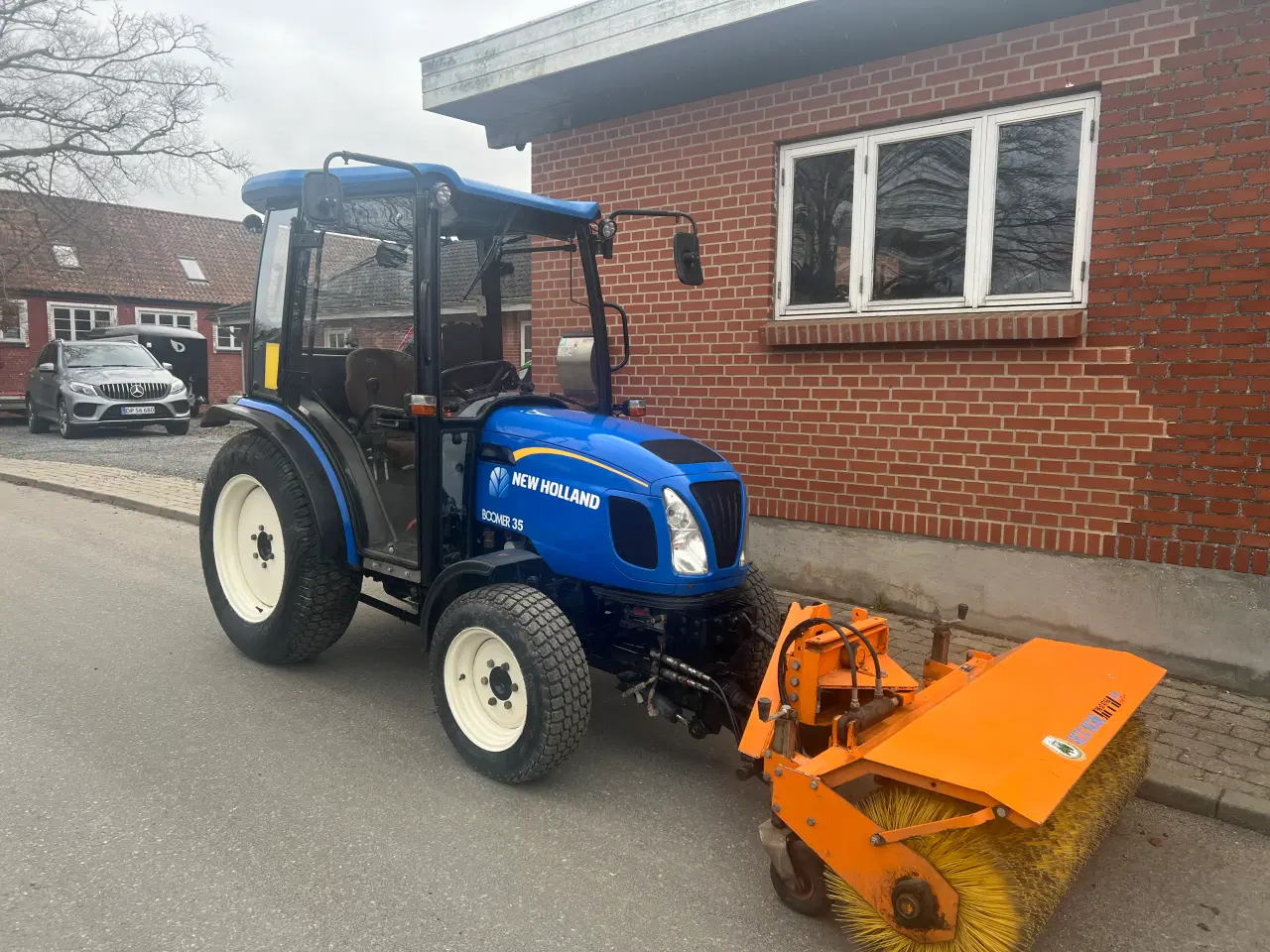 Billede 1 - New holland boomer 35 HST