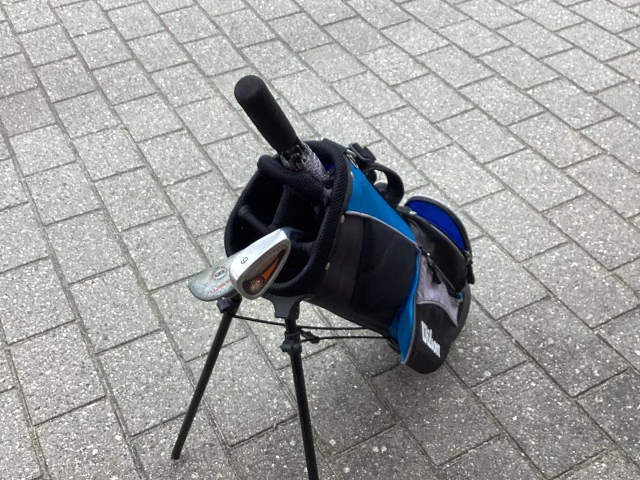 Billede 1 - GOLFBÆREBAG  til lille junior . Baggens H 60 cm