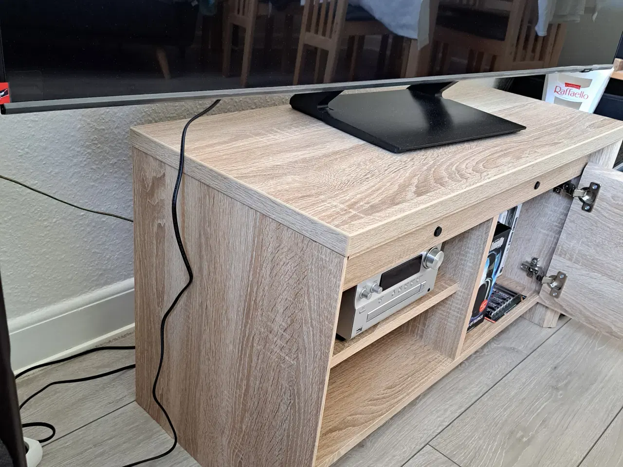 Billede 4 - Jysk Haslund 1 låge tv bord sælges