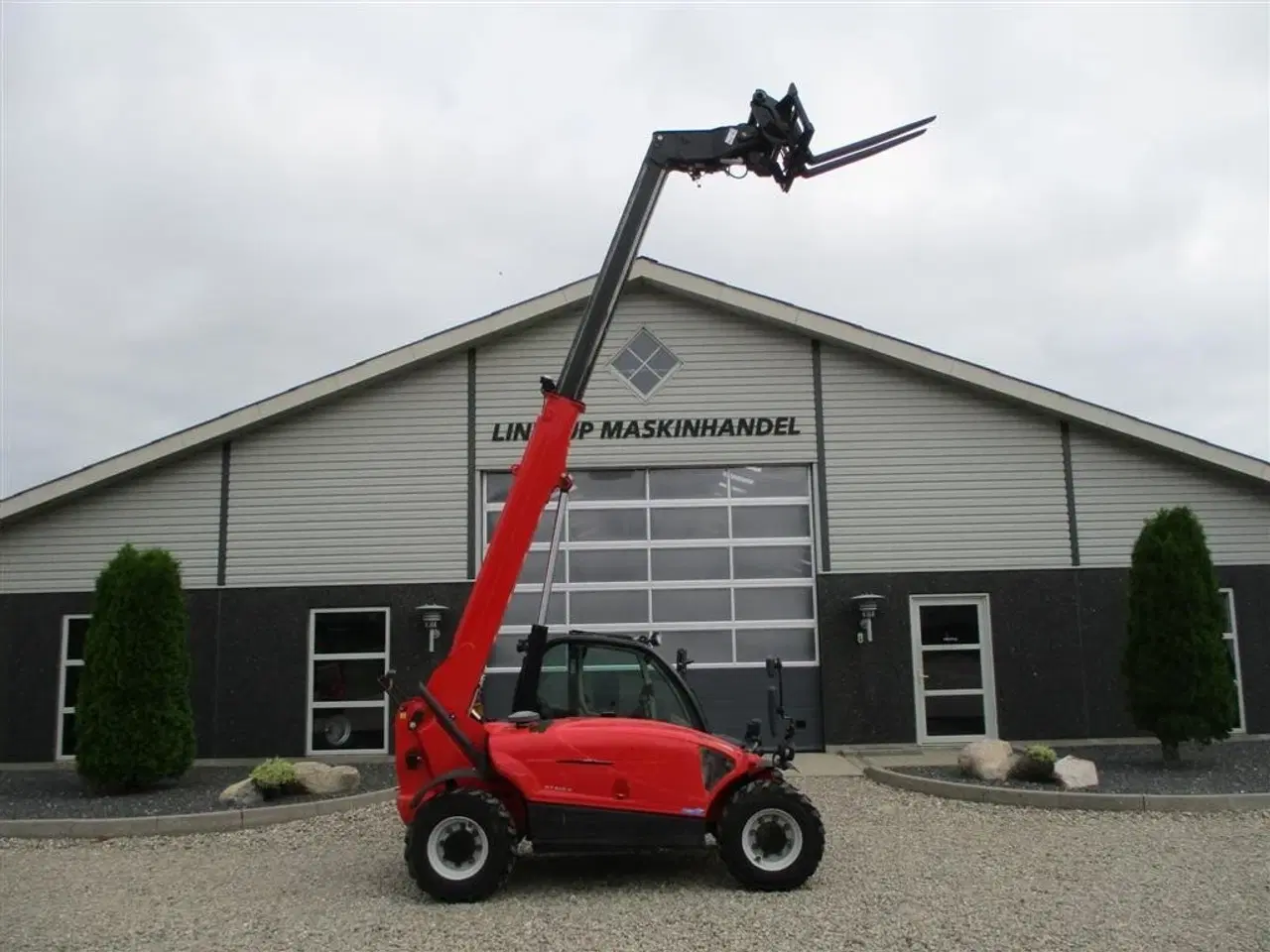 Billede 2 - Manitou MT625H Comfort Dansk maskine, med hydrauliske pallegafler.