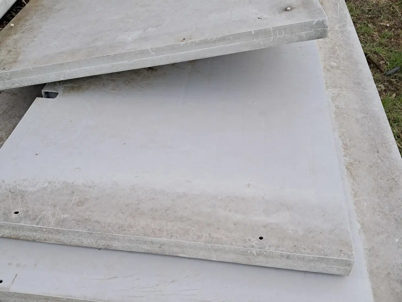 Billede 2 - Grise skillevægge 