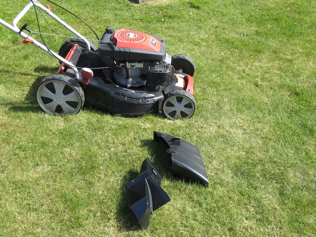 Billede 1 - Brugt men god plæneklipper fra  Alko