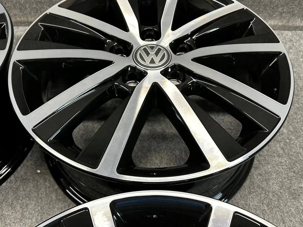 Billede 5 - VW T6 MULTIVAN CARAVELLE 7.0" x 17" 5x120 ET 55