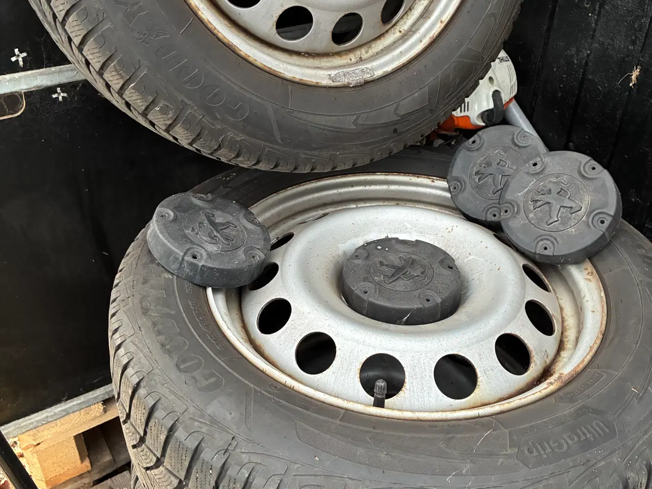 Billede 3 - Peugeot partner originale fælge med vinterdæk