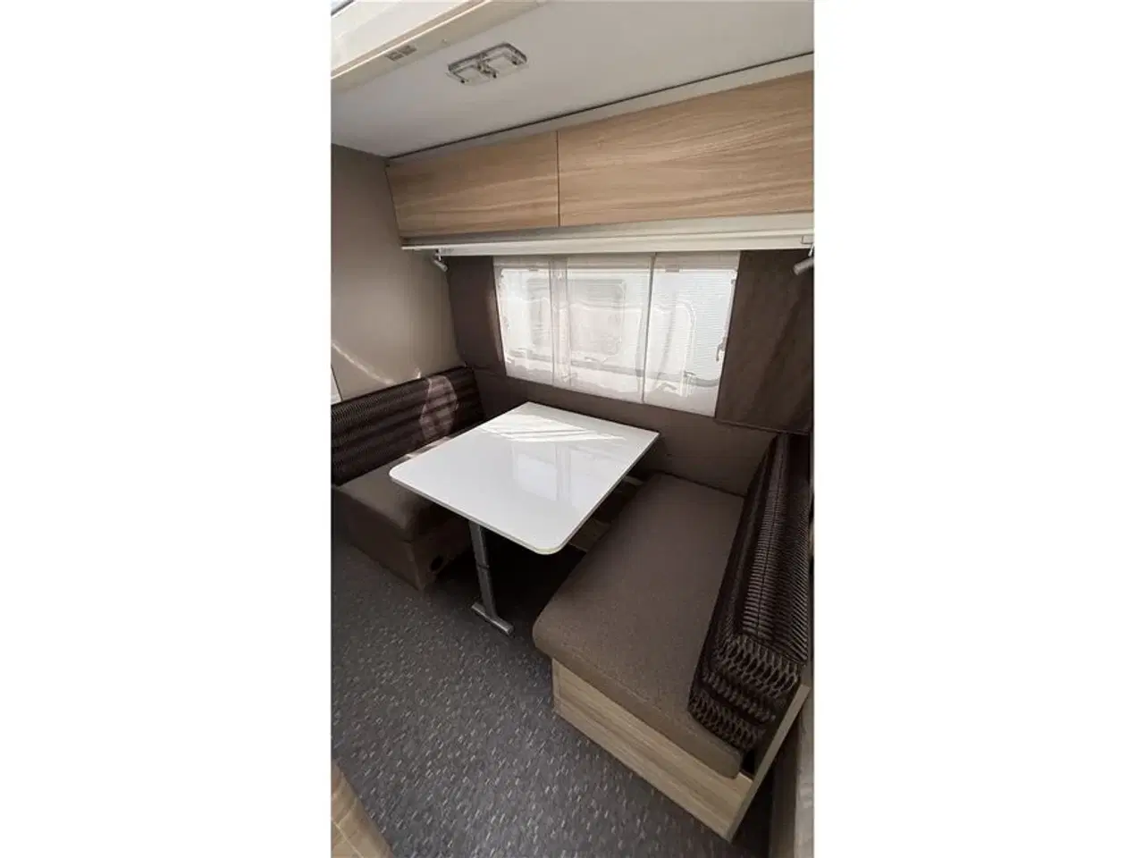Billede 10 - 2016 - Adria Altea 552 PK   3 køjer, meget pæn og velholdt