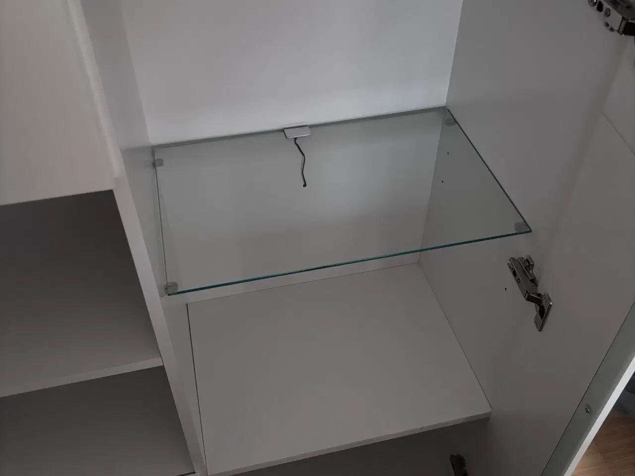 Billede 3 - Hvid skænk