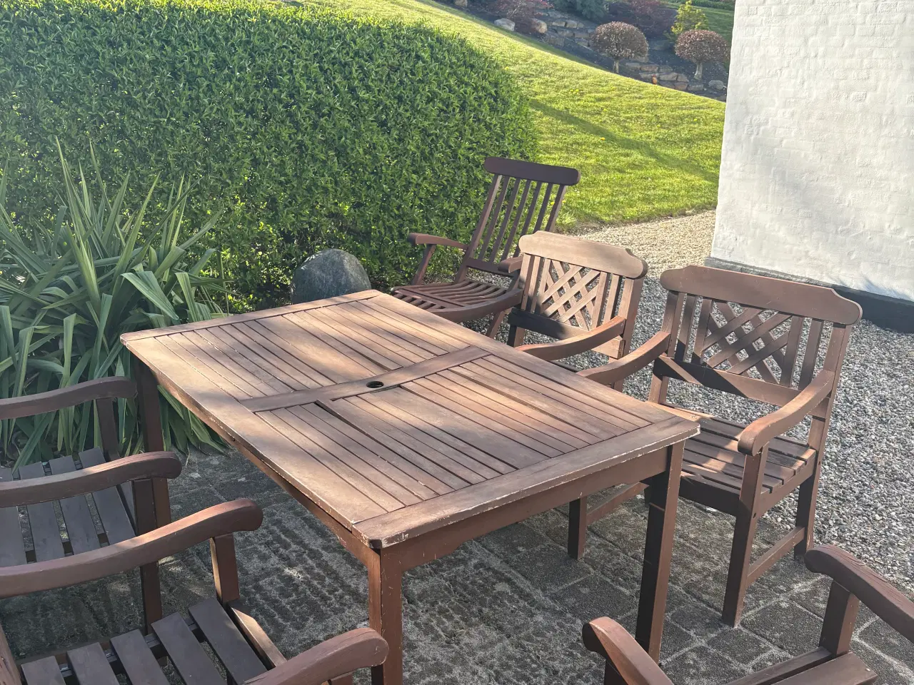Billede 1 - Havesæt i hårdttræ. 