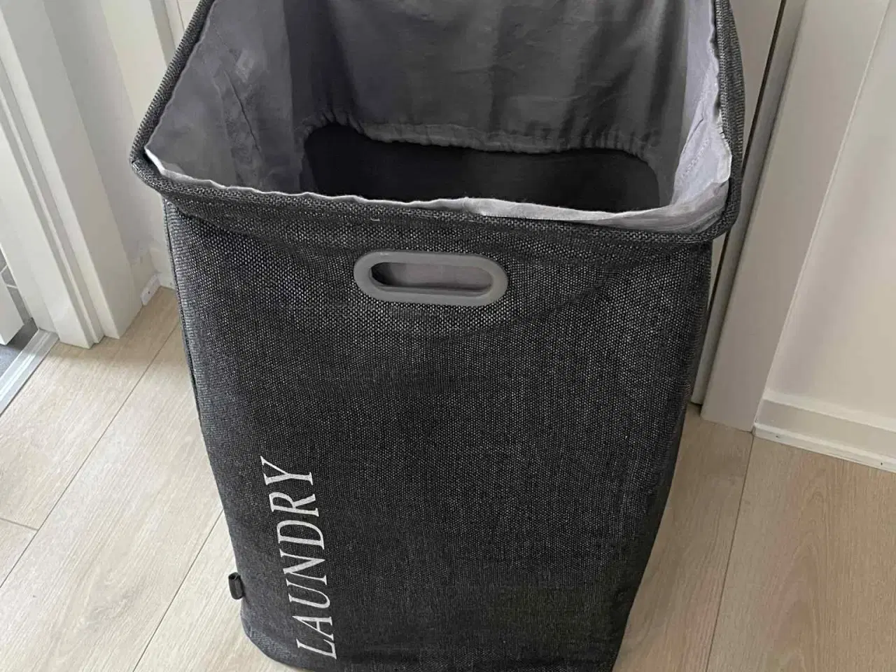 Billede 2 - Vasketøjskurv