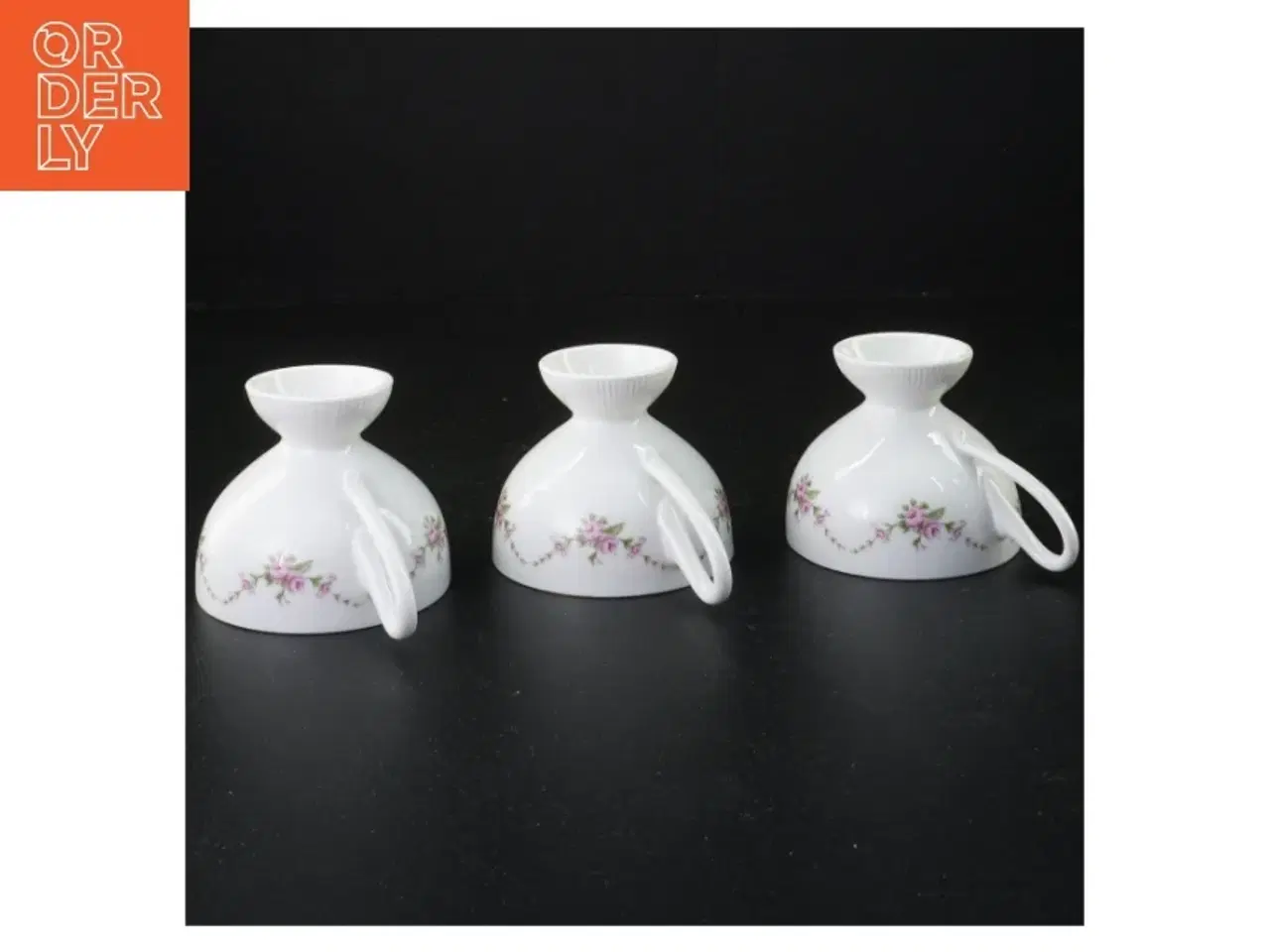 Billede 2 - Porcelænskopper med blomstermotiv fra Benedikte (str. 7 x 10 cm)