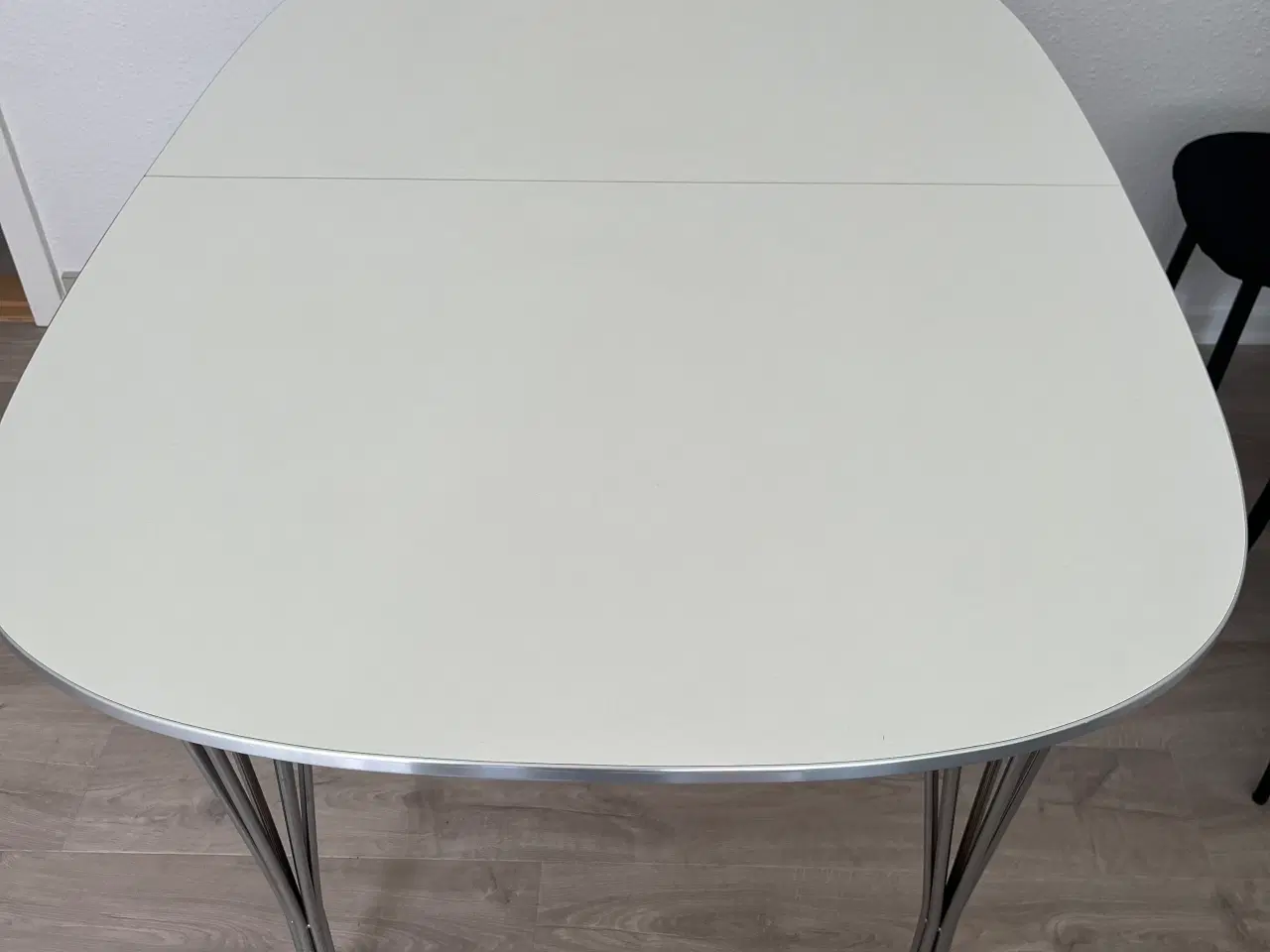 Billede 1 - Spisebord 