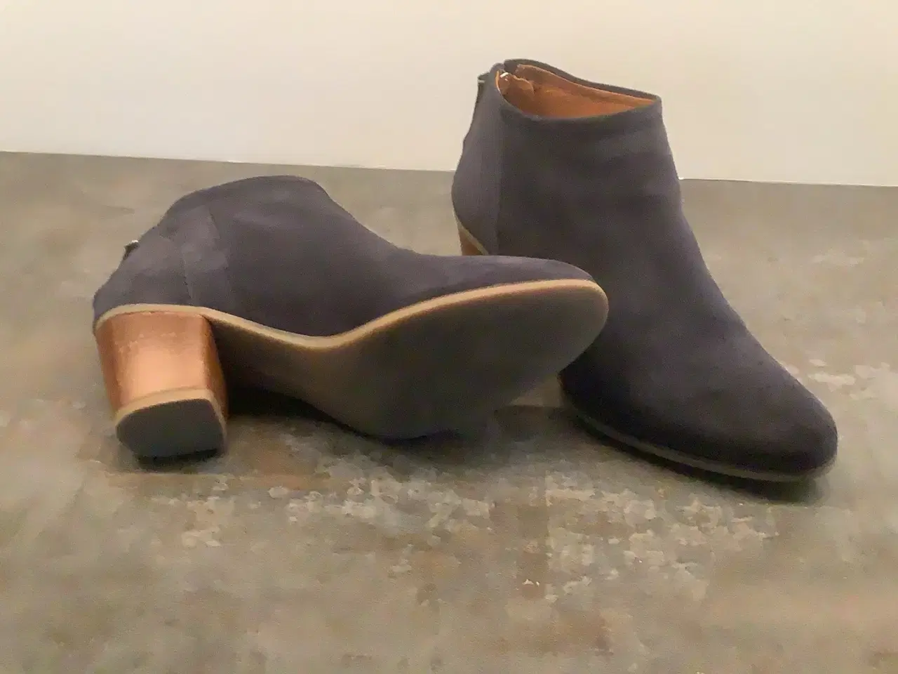 Billede 5 - Elegant sandal, lak sko, støvletter