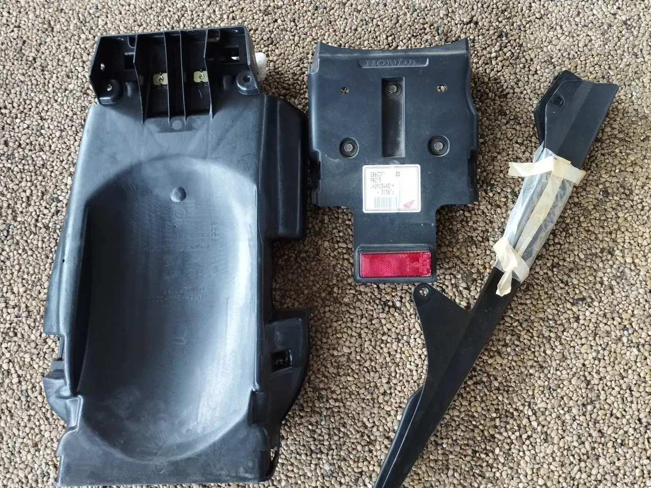 Billede 1 - Skærmdele til Honda -Hornet 600. (se %)