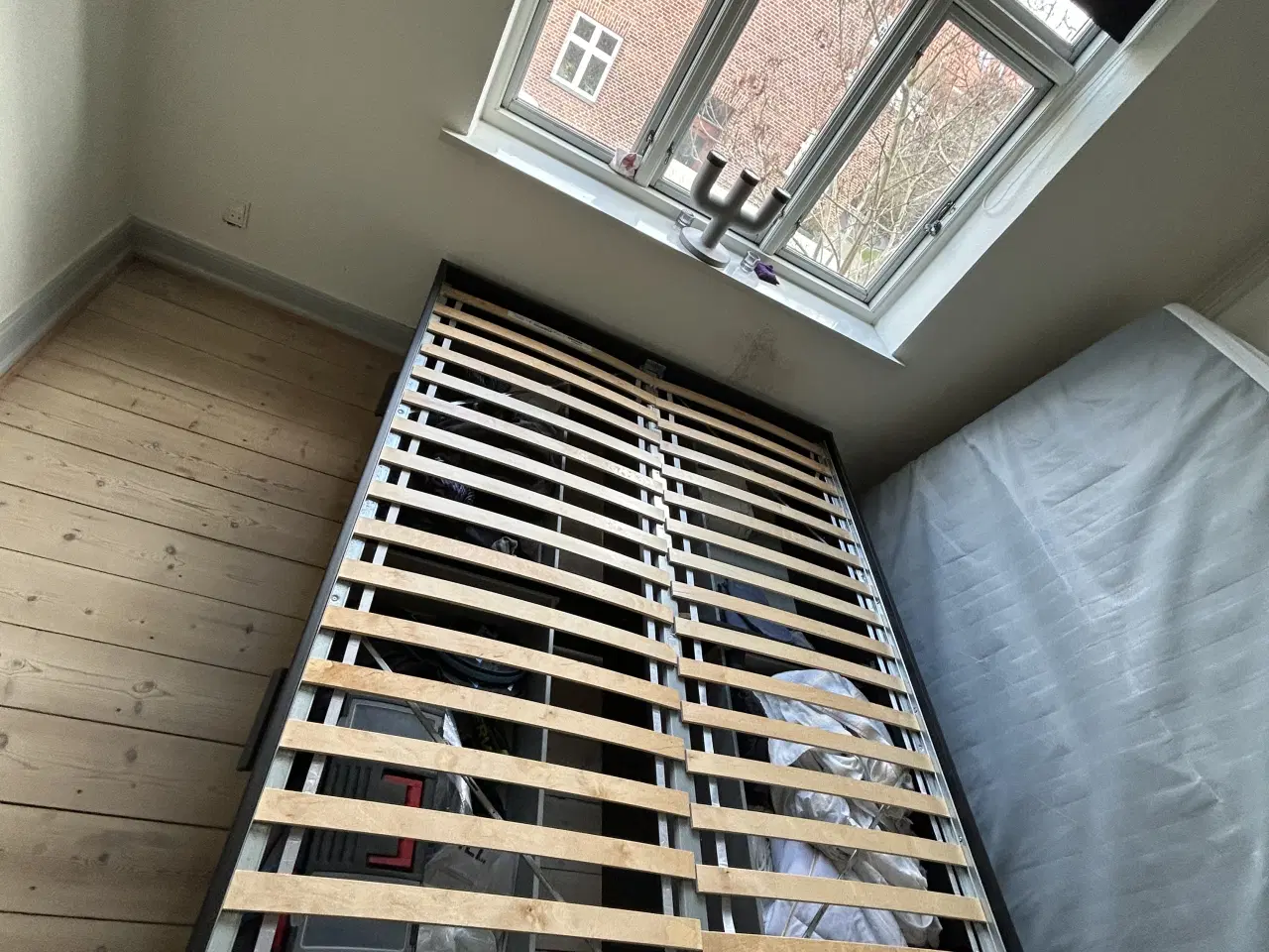 Billede 2 - IKEA BRIMNES sengestel 180x200 med opbevaring