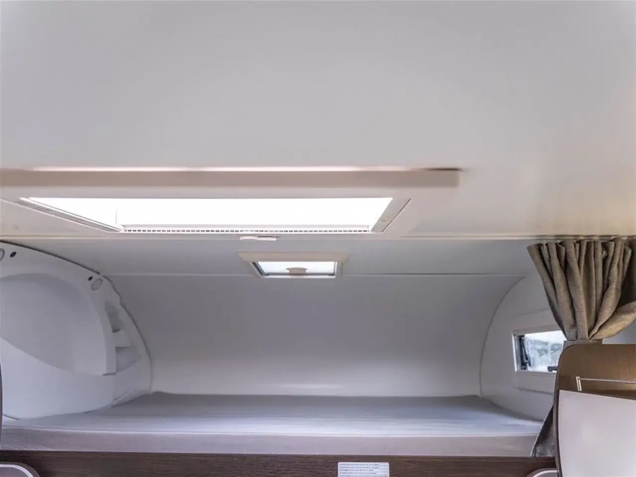 Billede 16 - 2023 - Benimar Sport 363 NK Ekstrem velholdt autocamper til familien