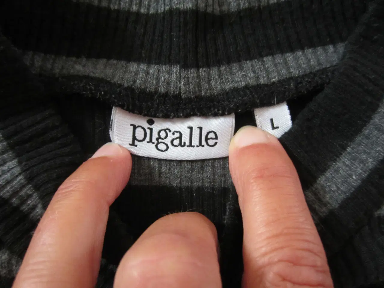 Billede 4 - Smart bluse - trøje fra Pigalle i str. M