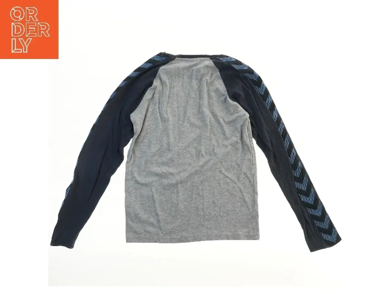 Billede 2 - Langærmet T-shirt med logo fra Hummel (str. 164)