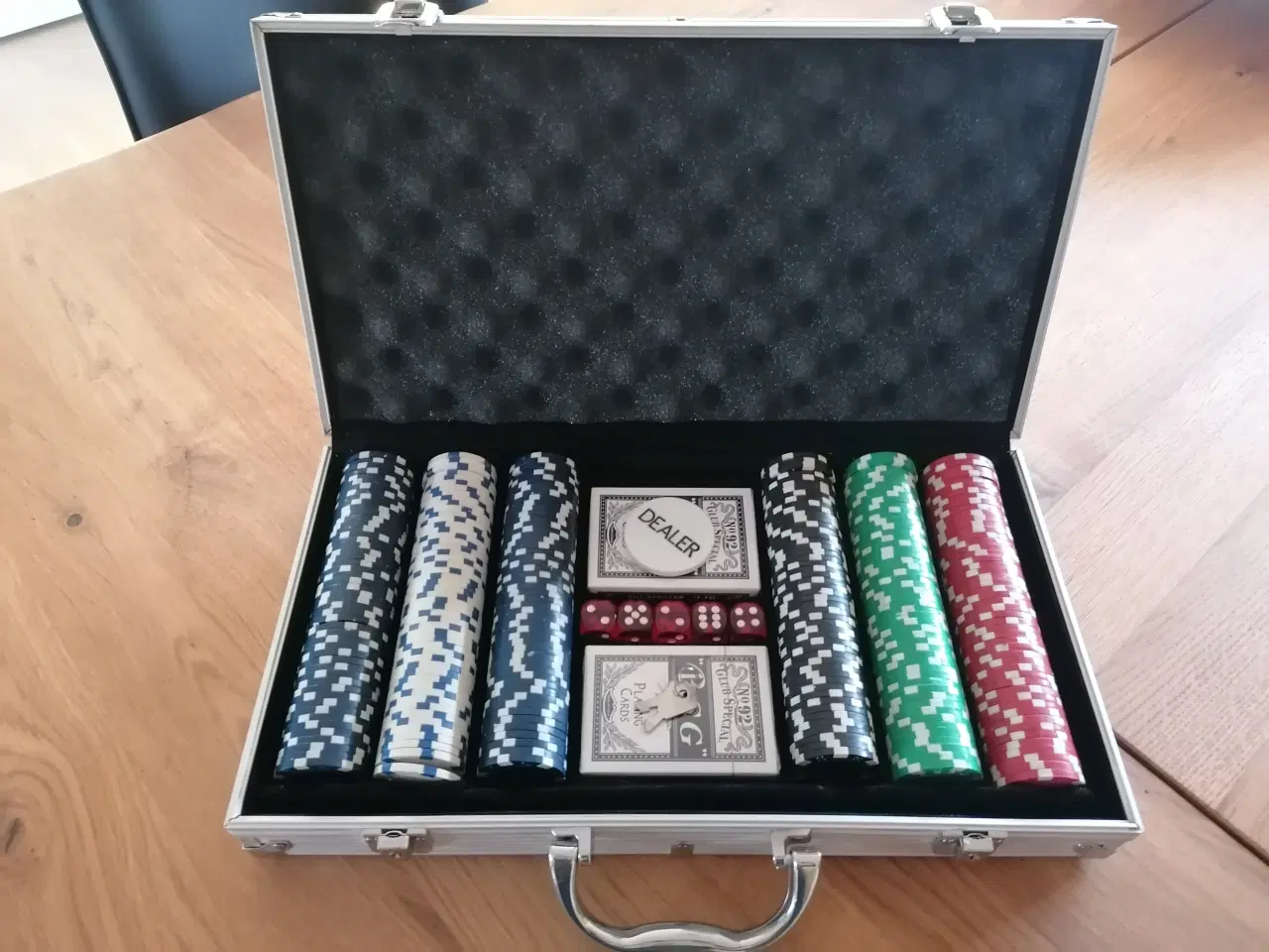 Billede 1 - Pokerspil i aluminium kuffert.