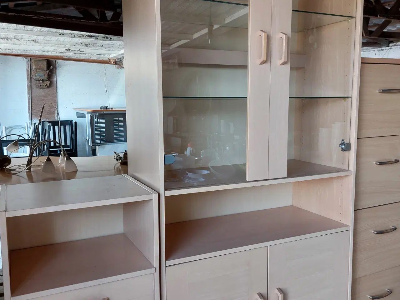 Billede 1 - Reolsystem/ vitrine