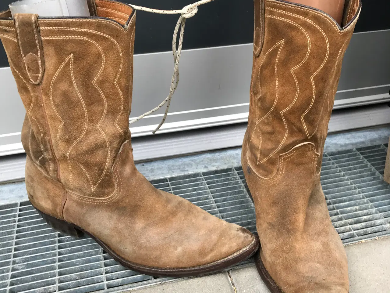 Billede 5 - Ruskind jakke m. Frønser, Stetson hat, Rusk.støvle