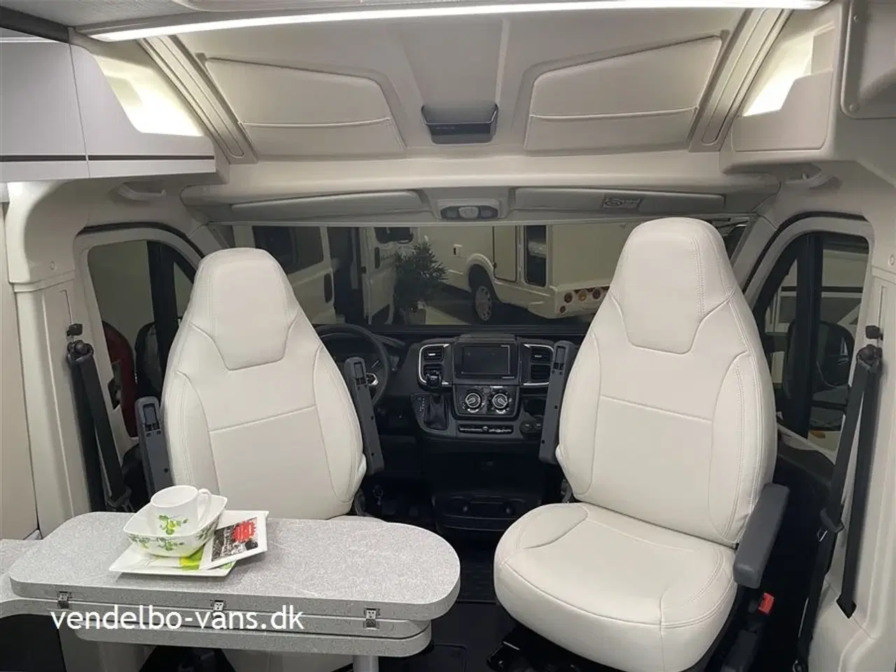 Billede 8 - 2022 - McLouis Menfys Van 04 Prestige Matic   Det er CamperVan topudgaven med masser af udstyr - Prestige Matic