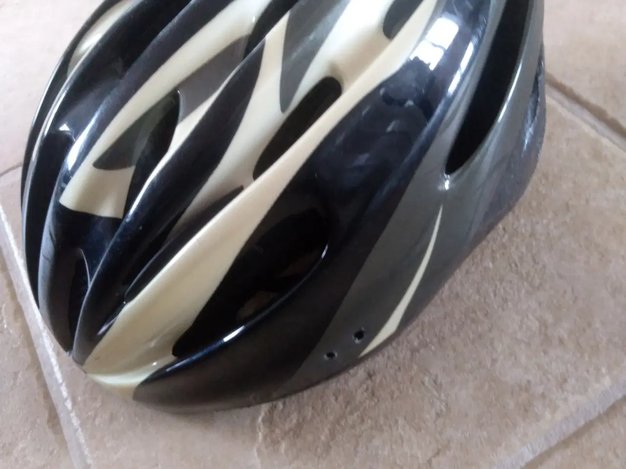 Billede 2 - Cykelhjelm str. 52 - 57 cm. / S - M