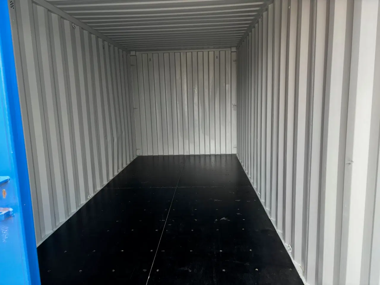 Billede 2 - TILBUD TILBUD 20 fods Container med småbuler. Ral: