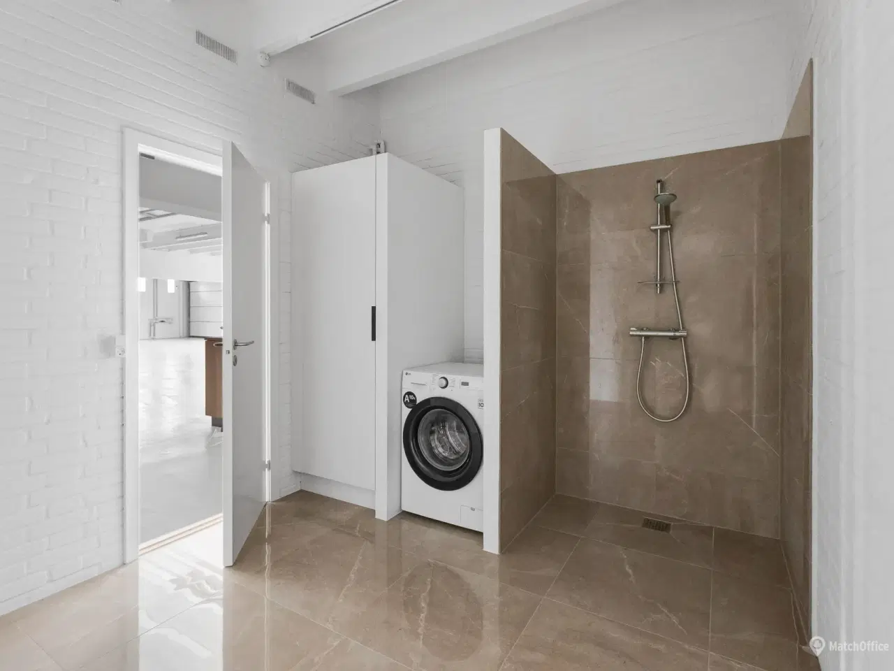 Billede 15 - Flot og indbydende showroom. lager og kontor på 700 m²