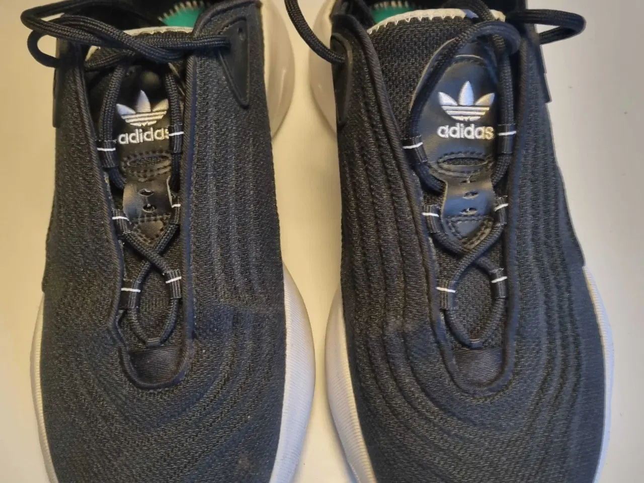 Billede 2 - Adidas fritidssko (som nye)