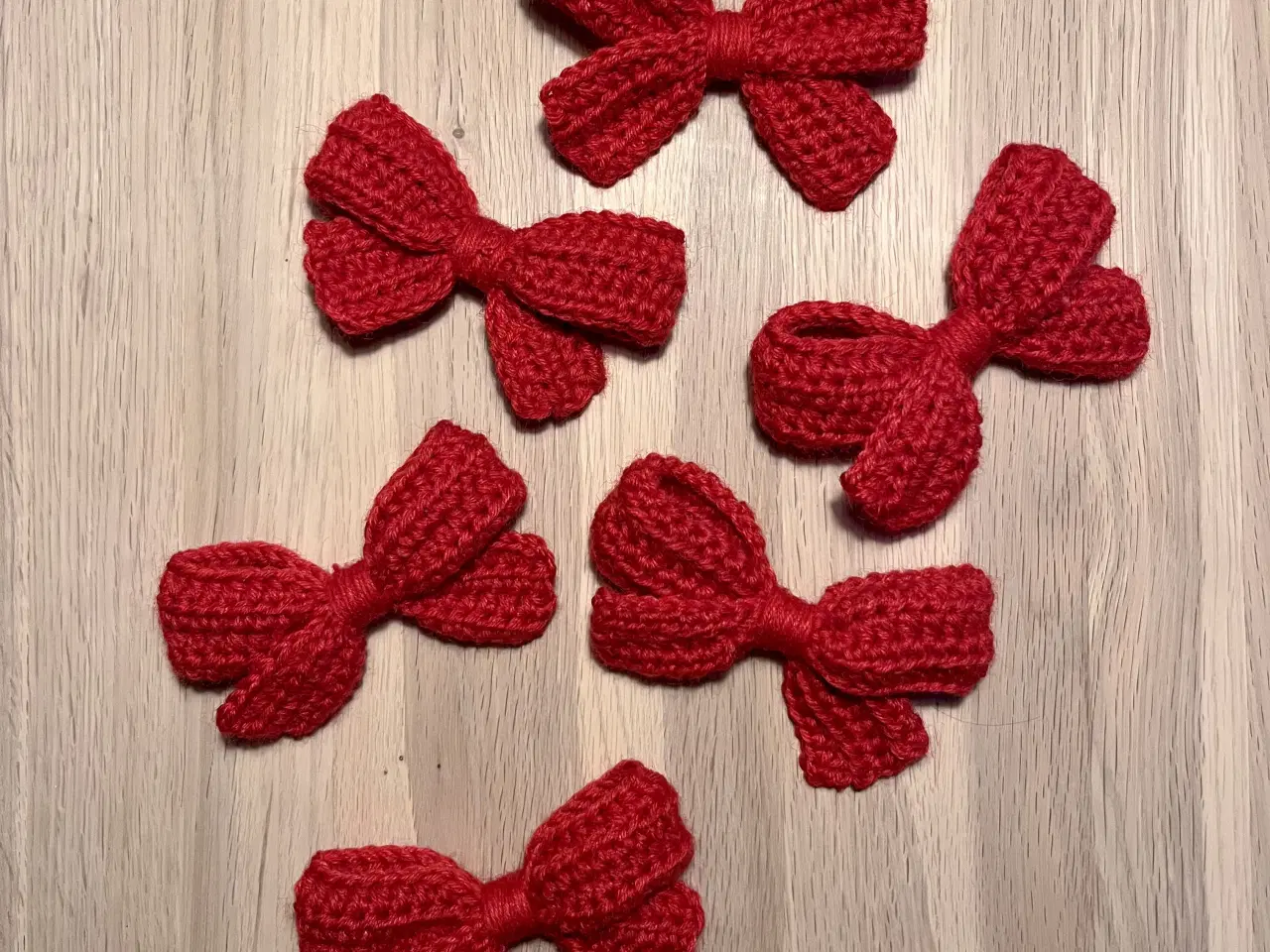 Billede 4 - 6 Håndhæklede Uldsløjfer