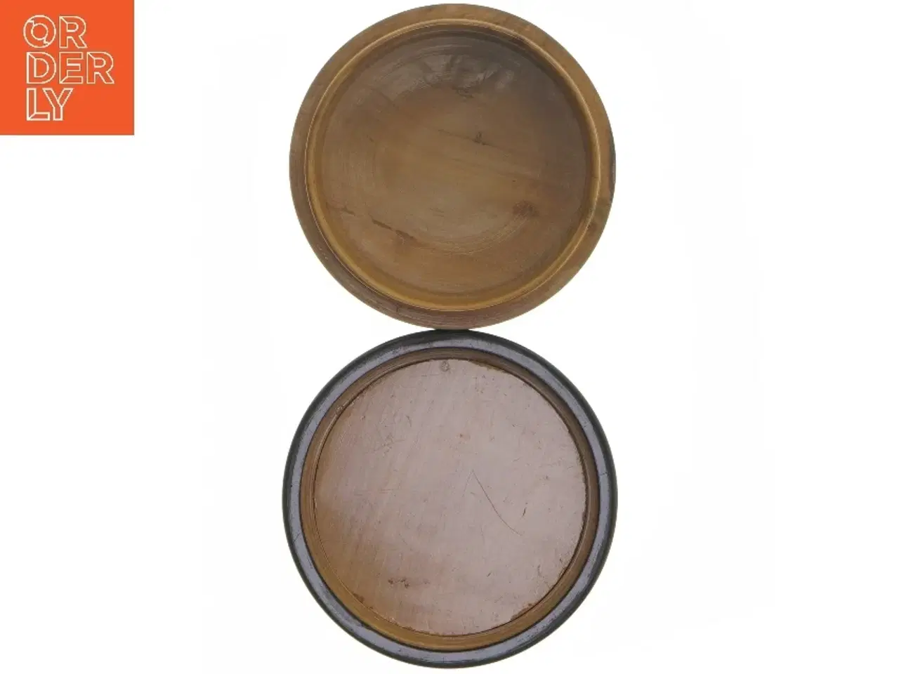 Billede 5 - Fin rund vintage trææske med håndbroderet korssting (str. Ø 10,5x4 cm)