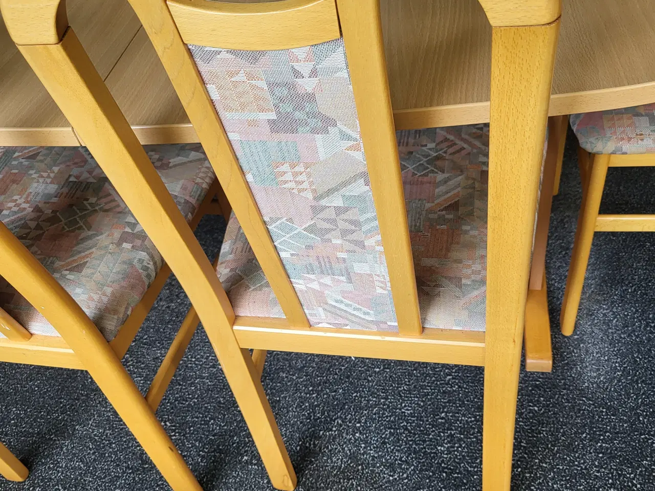 Billede 2 - Spisebord med 6 stole