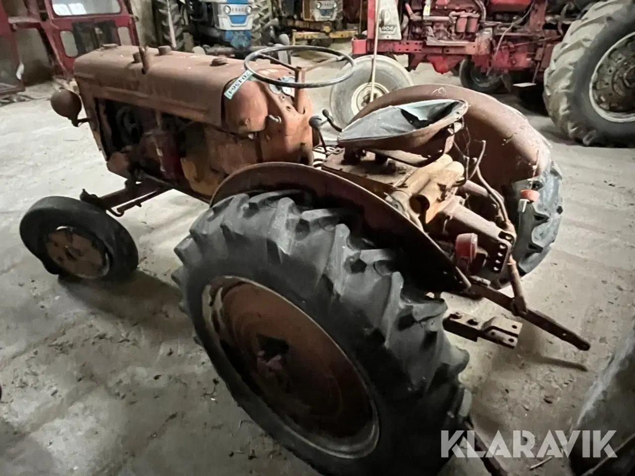 Billede 5 - Veterantraktor Farmall FU235
