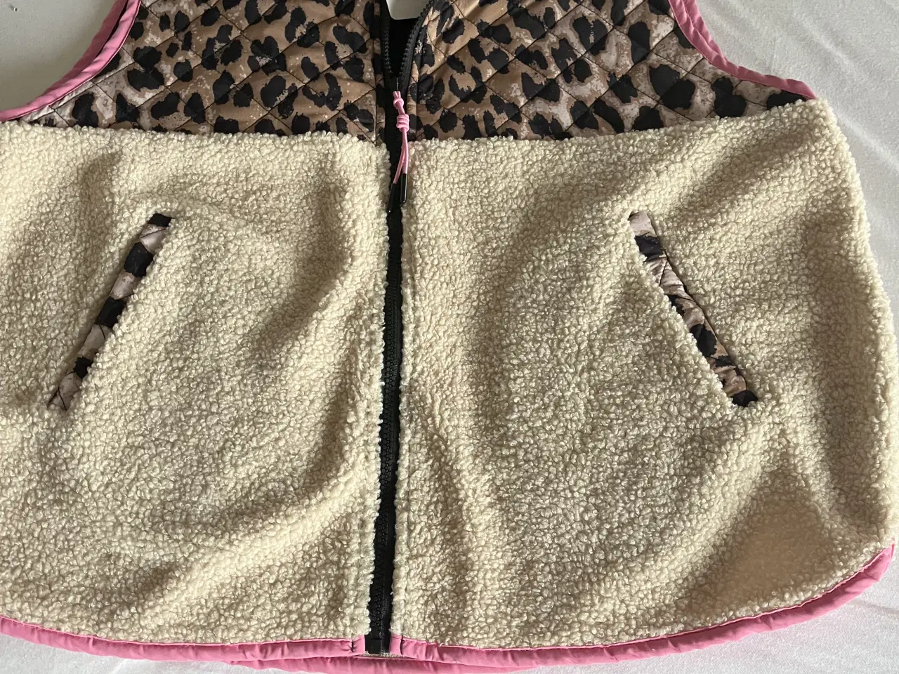 Billede 1 - Vest med lynlås 