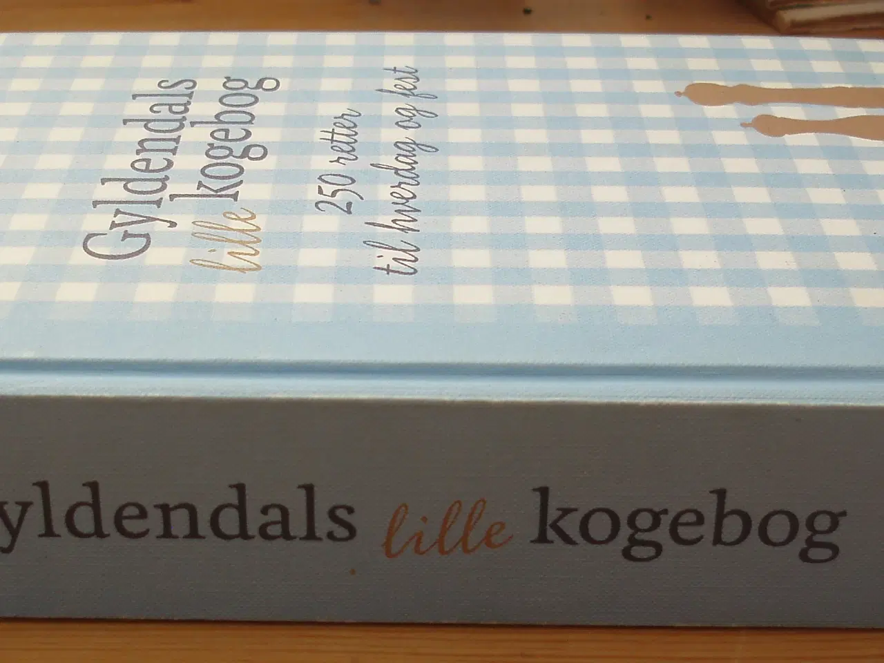 Billede 1 - Gyldendals lille kogebog