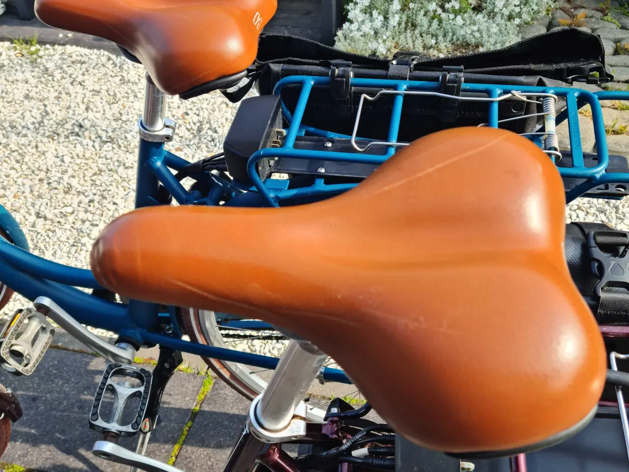 Billede 18 - To elcykler med ekstrabatterier og cykeltasker