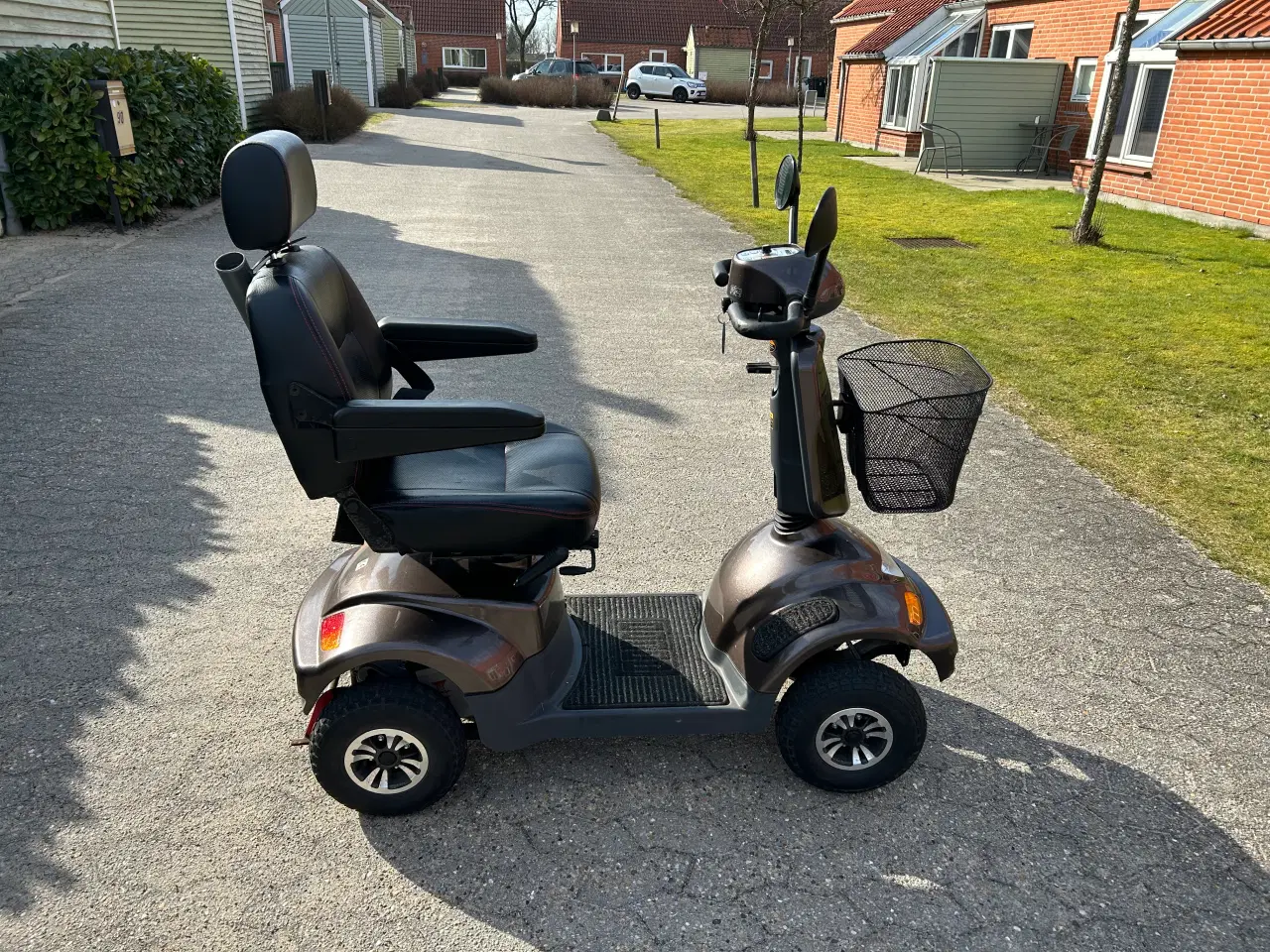 Billede 2 - HEARTWAY El-scooter. Flot og kun kørt ca. 40km