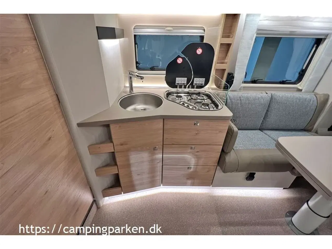 Billede 11 - 2023 - Dethleffs Pulse Classic T 7051 DBL Lækker jubilæumsudgave med meget udstyr, queens bed og Face-to-face-siddegruppe