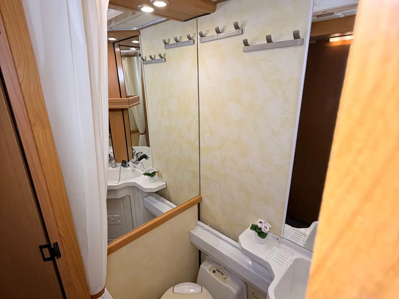 Billede 13 - 2004 Kabe Ametist / Med Fuld Automatisk Mover 