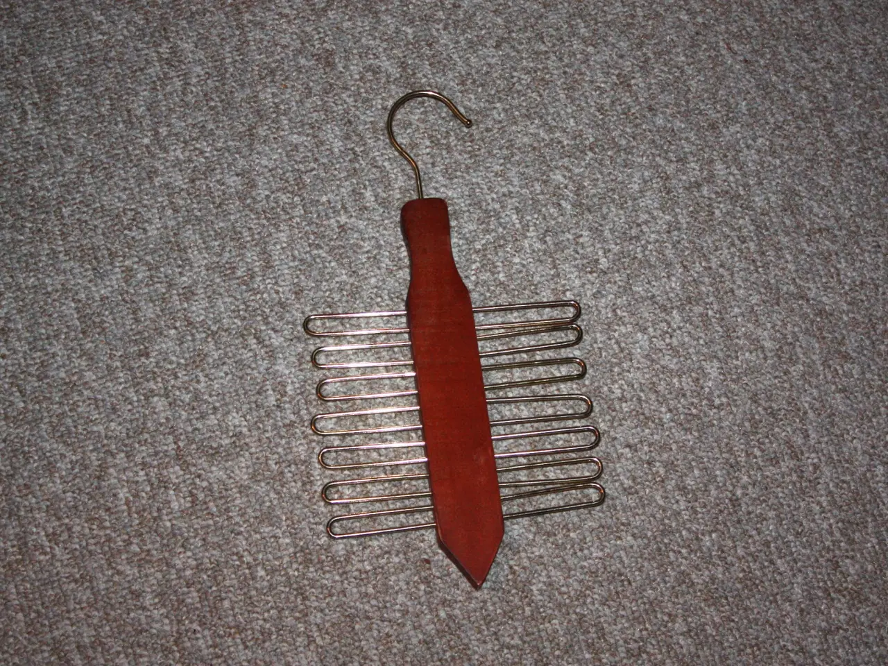 Billede 1 - Slipsebøjle måske teak